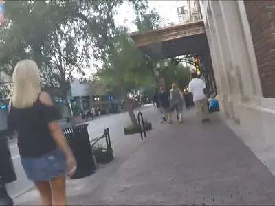 Spets -body MILF blir förstörd och täckt av sperma