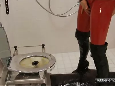 Tatuerade blek hora knullad av sin underbara styvfar