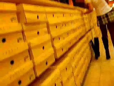 Petite blekhårig tonåring åtnjuter hardcore jävla